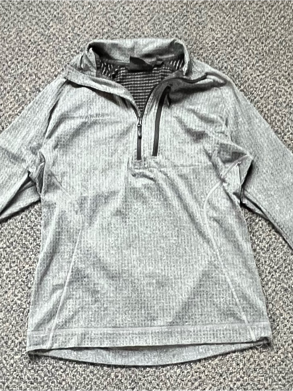 Mammut Men’s Quarter-Zip  Pullover Sweater - Gray